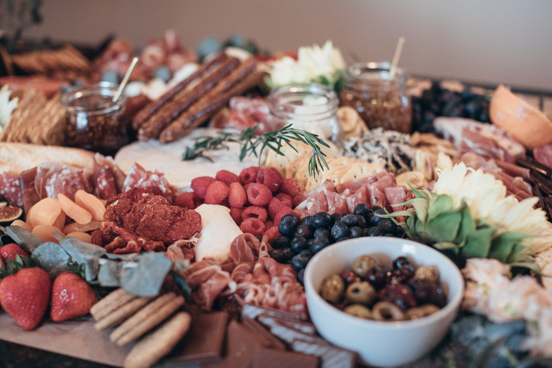 How to Make a Grazing Table for Your Next Party - The E List