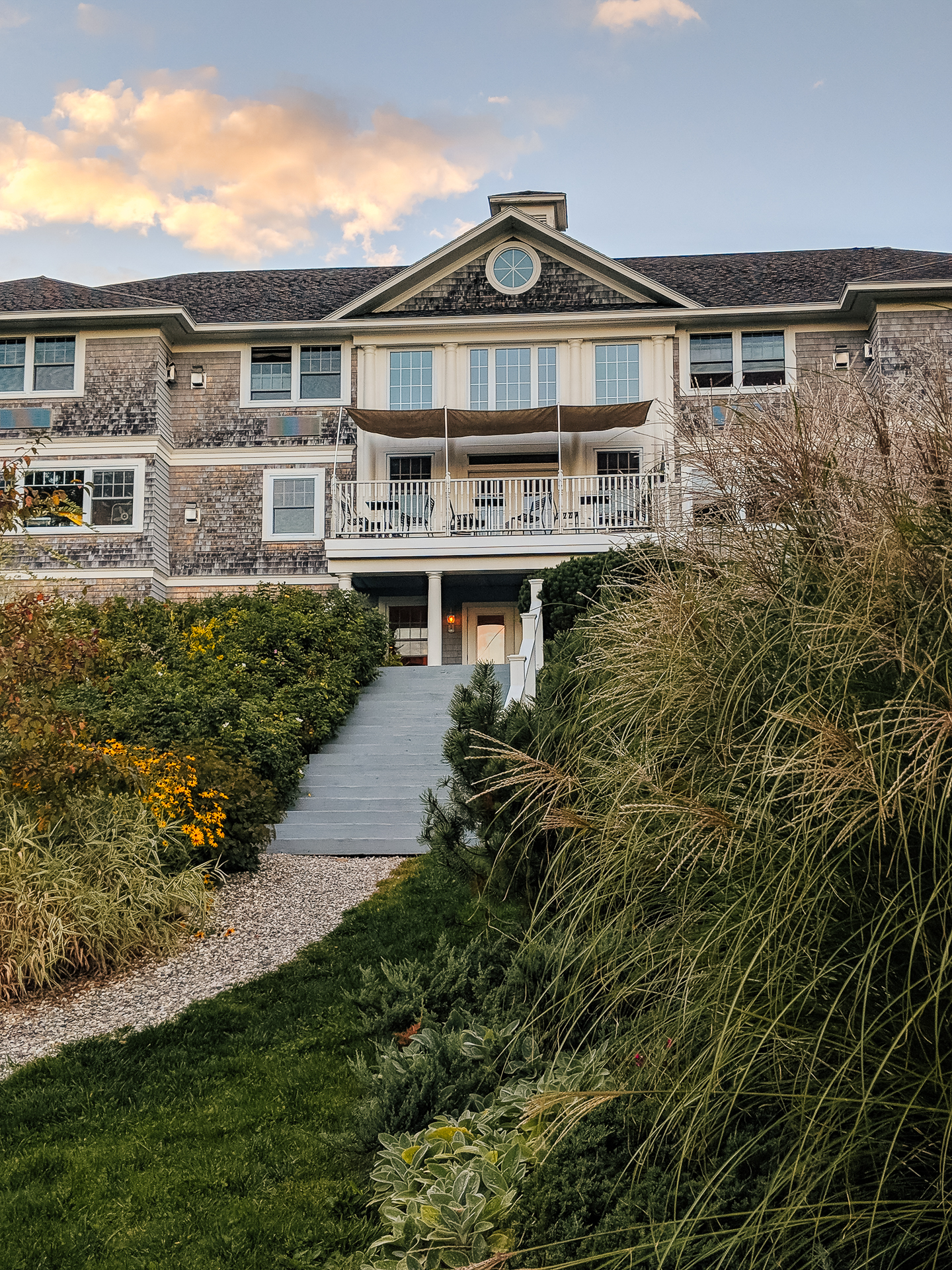 Maine | A New England Travel Guide: A Dreamy Escape to the Inn at Ocean's Edge featured by top Boston travel blog Sunny Coastlines