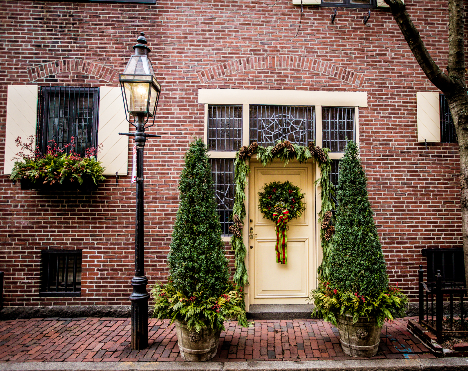 5 Boston Streets to Photograph in Winter featured by top Boston blogger Shannon Shipman: Lime Street