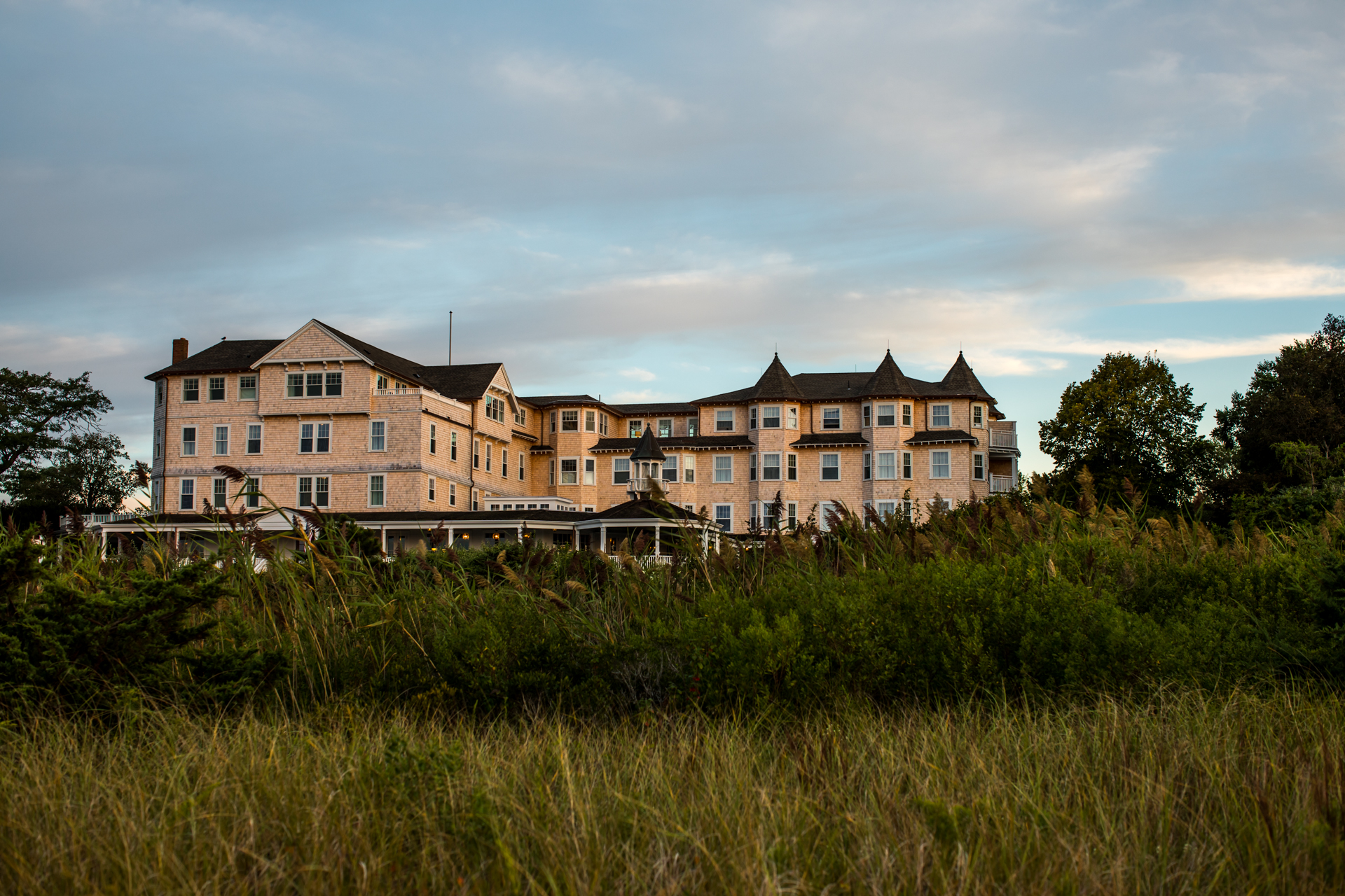 The 5 Best Things to do in Martha's Vineyard in October featured by top New England travel blogger, Shannon Shipman: image of the harbor view hotel