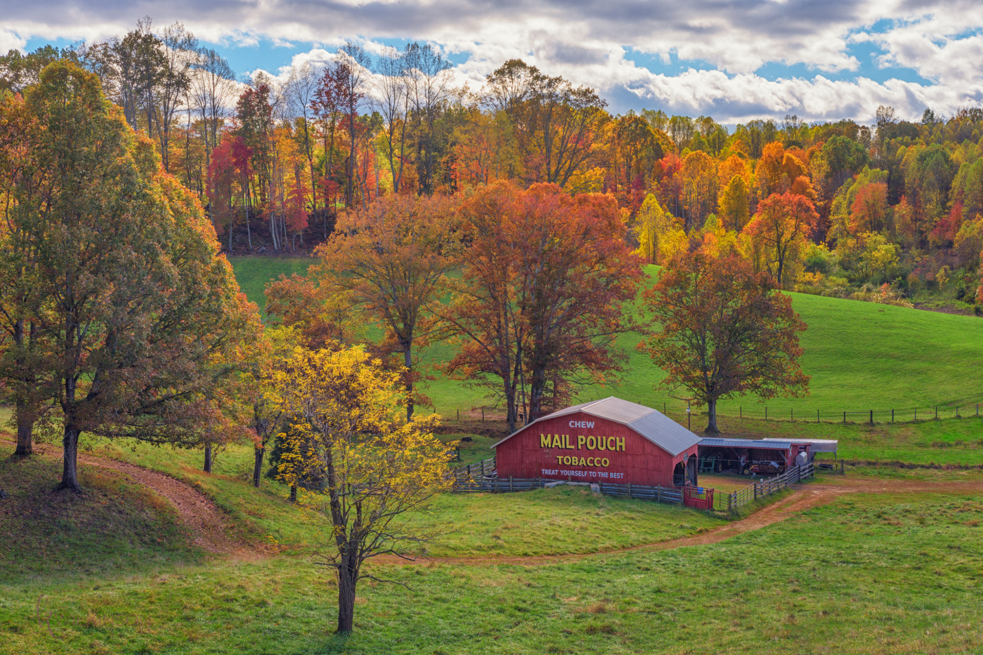 How to Find really good photo spots, tips shared on top US travel photography blog, Shannon Shipman:  Mail Pouch Barn in West Virginia