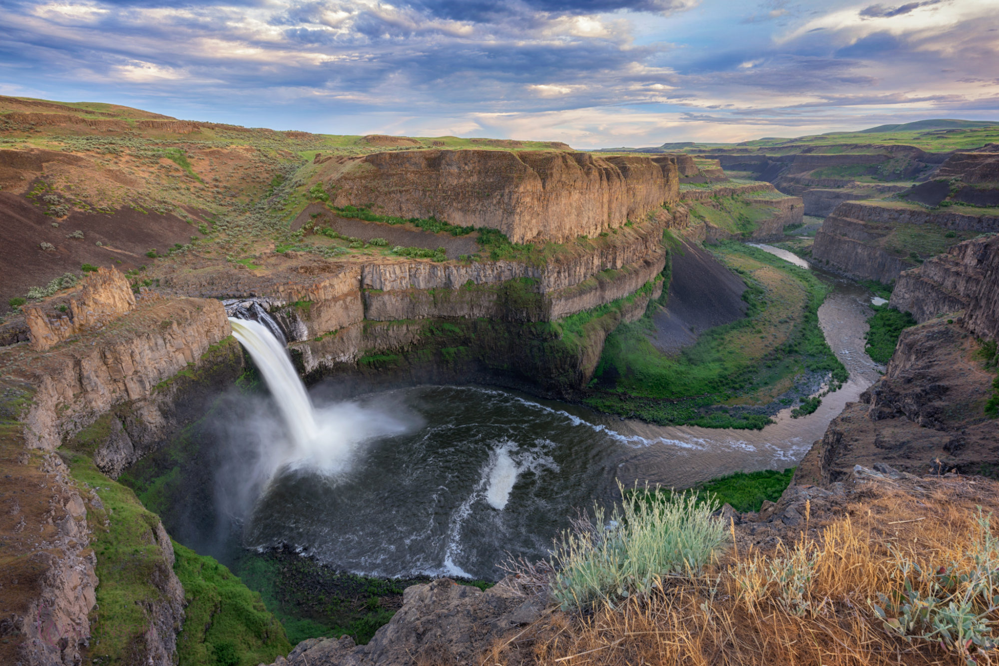 How to Scout Beautiful Locations to Photograph: Palouse Falls